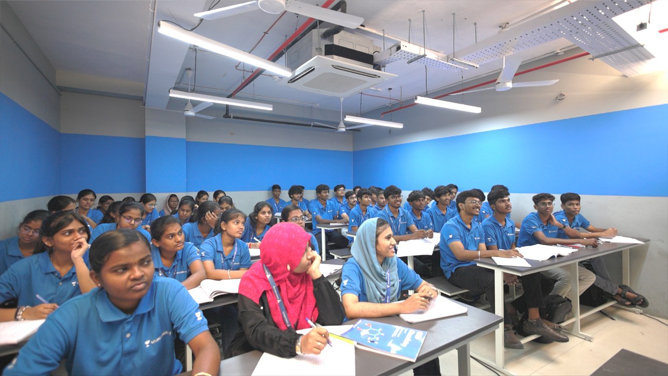 Smart classroom with interactive board