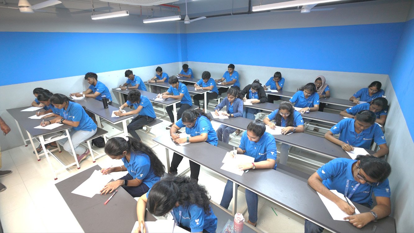 Smart classroom with interactive board